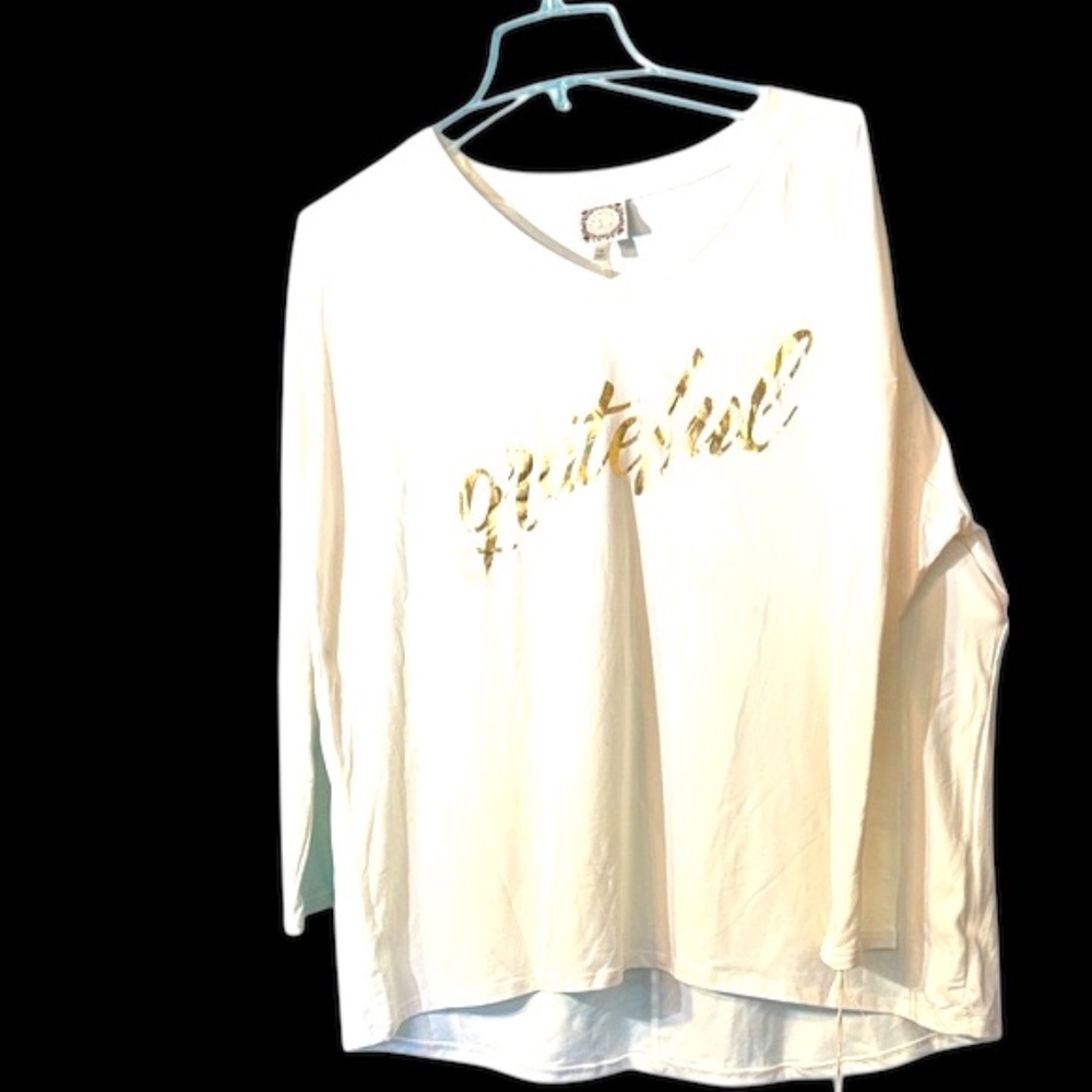 Elegant Cream Long Sleeve Top with 'Grateful' Design